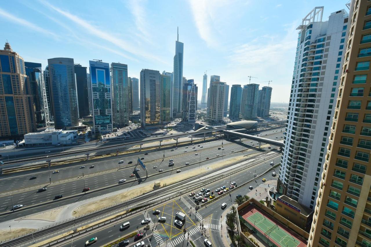 Cozy Studio Apt In Marina - Near Metro, Beach & Mall Appartement Dubai Buitenkant foto